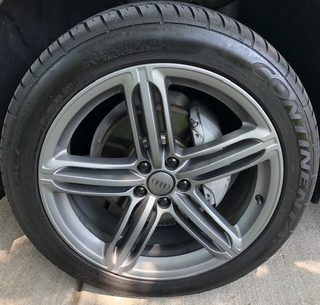 OEM Audi Q5/SQ5 20x8.5" Gunmetal Peelers with Continental Extreme