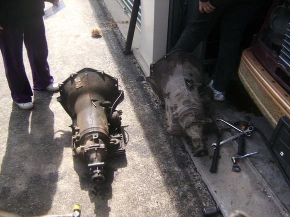 fuckin BURNT 700r4(left)