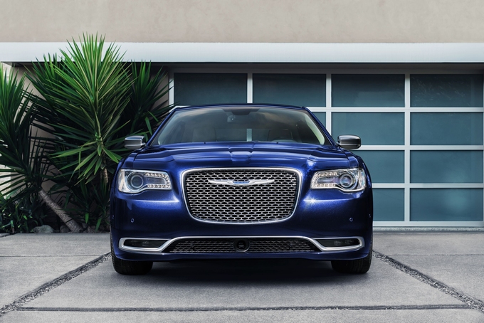 2019 Chrysler 300 Deals Prices Incentives Leases Overview The 2019 Chrysler 300 Is Like A Flip Phone It Cannot Run Snapchat Or Instagram Scoffs At Micro Sized Hatchbacks And Hybrid Drivetrains