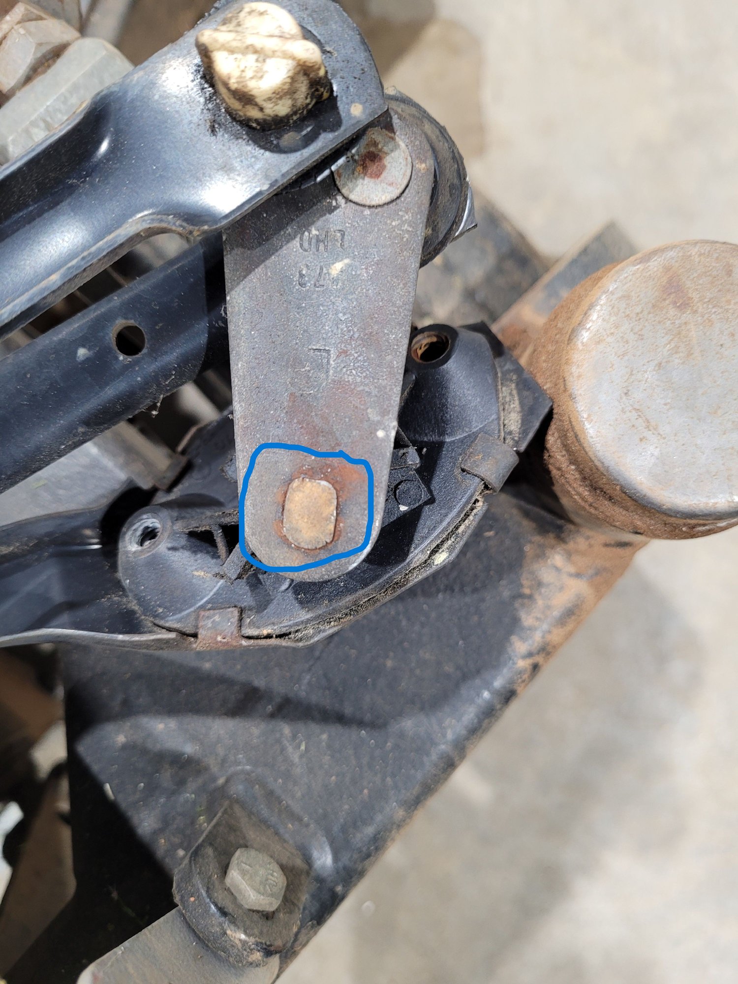 circled part is end of shaft. Will need to be grinded down to allow removal as it's peened guess could weld back.