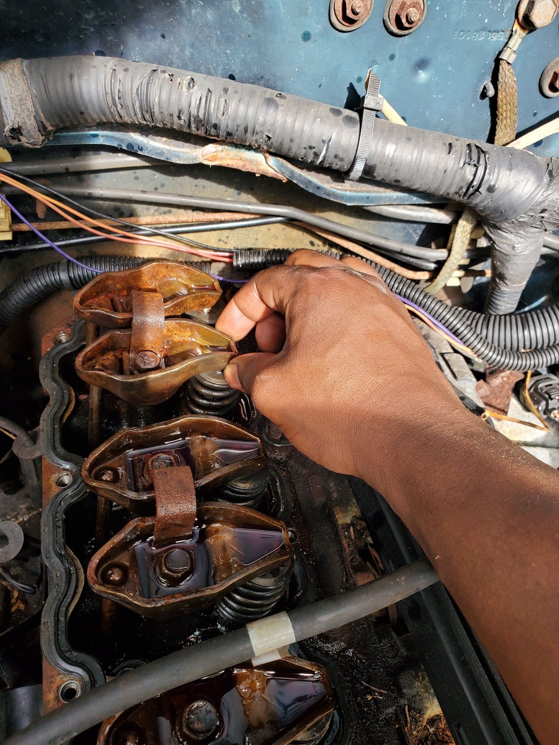 Very loose rocker arm Jeep Cherokee Forum