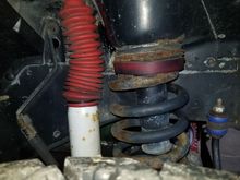 poor old coil isolators and rotted bumpstop