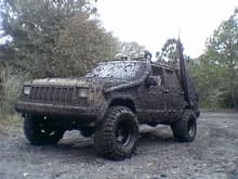 Matts newest XJ. its a 90' 4dr w/ a 3 inch lift, 31in thornbirds, and a homemade snorkel