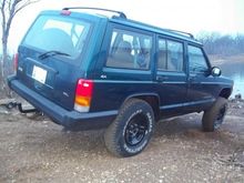 sway bar connected driver side wheel off the ground 4" body leaning