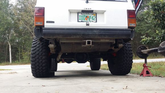 The 8.25 is all buttoned up and the Jeep's back on its own weight.