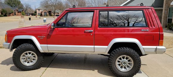 3 inch lift with 31 inch Cooper tires.