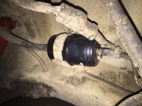 New fuel filter installed. Before you start up your jeep again, you need to re-pressurize the fuel line and to do this, just turn your key to the on position a few times repeatedly. You'll hear the fuel pump whir up which it pressurizing the line.