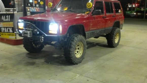 New 32 inch tsl super swamper sx on wagon wheels..