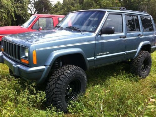 The day I got a 6.5 inch lift and 33 inch tires installed.
