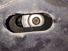 This one is centre, I just replaced the upper mount. 