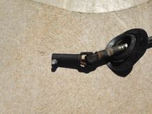 The rack end looks like this, the universal joint gets dry and the bearings wear out!