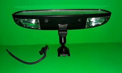 See it here in the windshield mount shoe. 