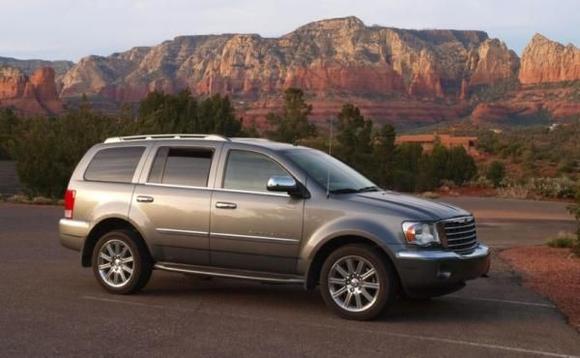 Our new 2009 Aspen, loaded J package, hemi, 3:92 rear end, 60K mi. Should tow that 29' trailer without any problems.