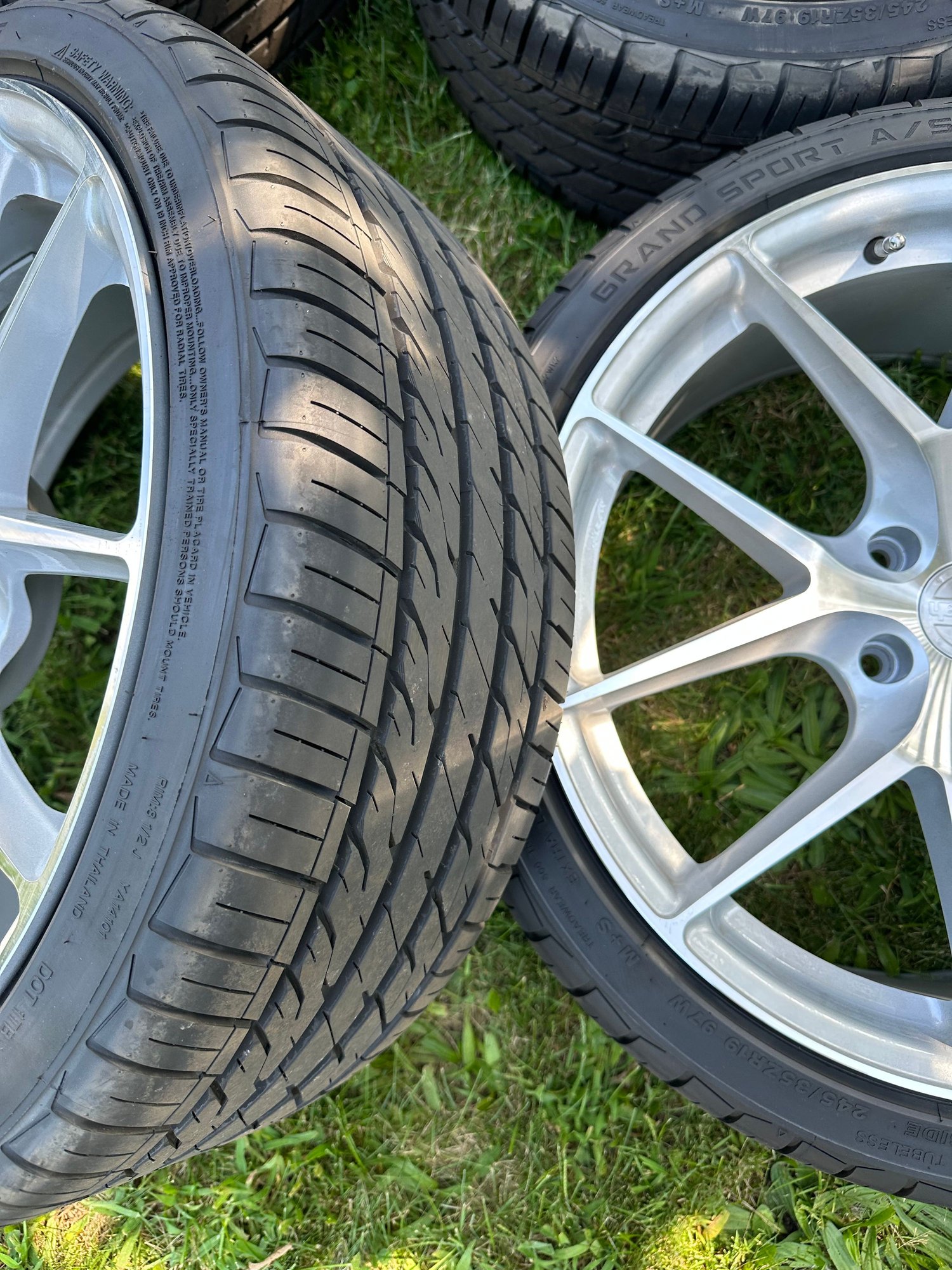 Wheels and Tires/Axles - 19 Inch Wheels and Tires - Used - 2022 to 2023 Honda Civic - Wayne, NJ 07470, United States