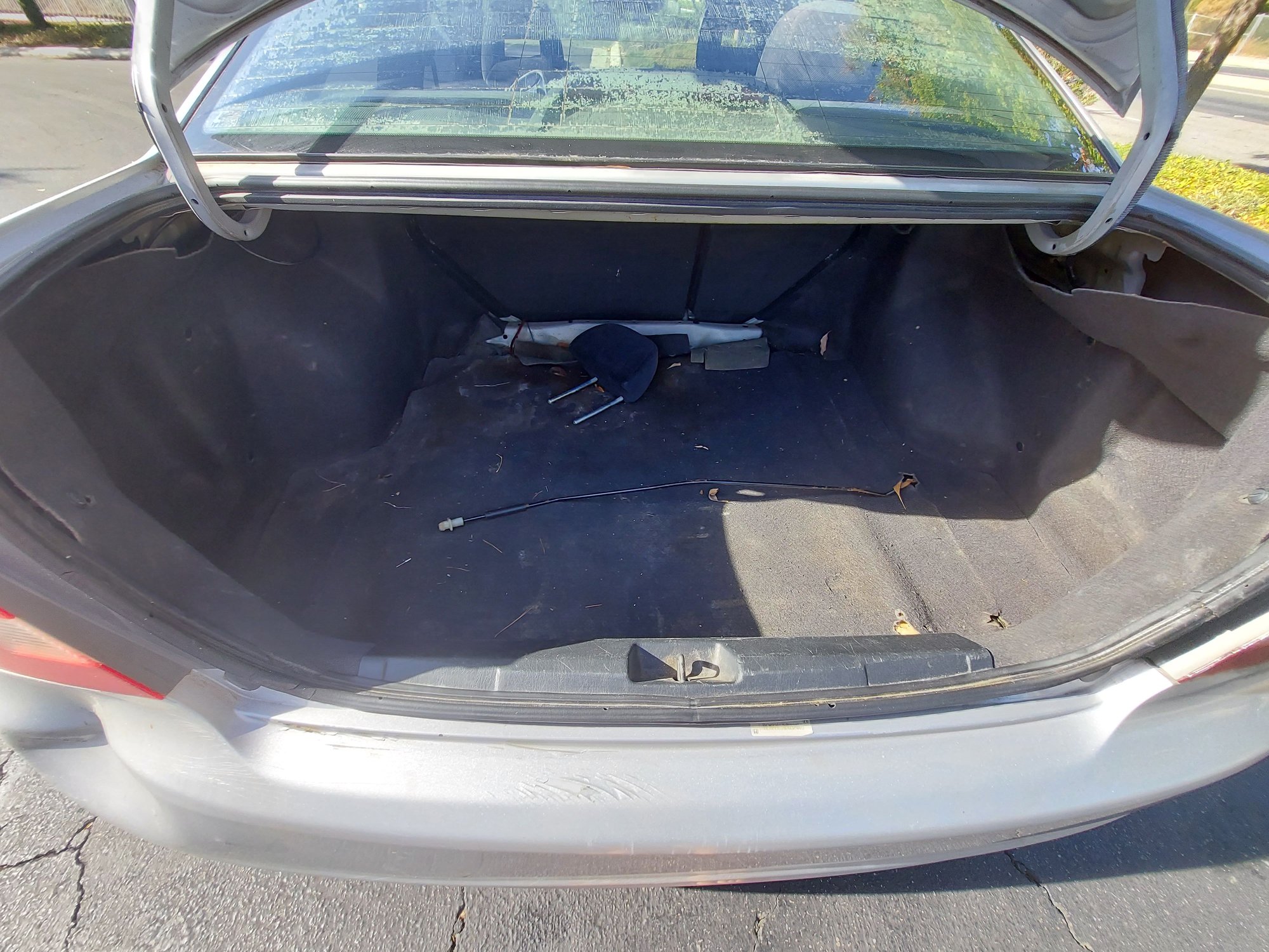 2003 Honda Civic - Honda Civic 2003 LX - Used - VIN 1HGEM22653L032440 - 252,377 Miles - 4 cyl - 2WD - Automatic - Coupe - Silver - Newhall, CA 91321, United States