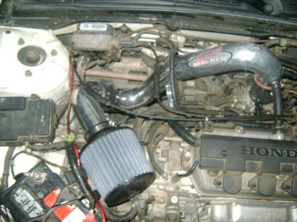 Engine bay is kinda dirty but the SRI does the job! Smooth shifting all day long