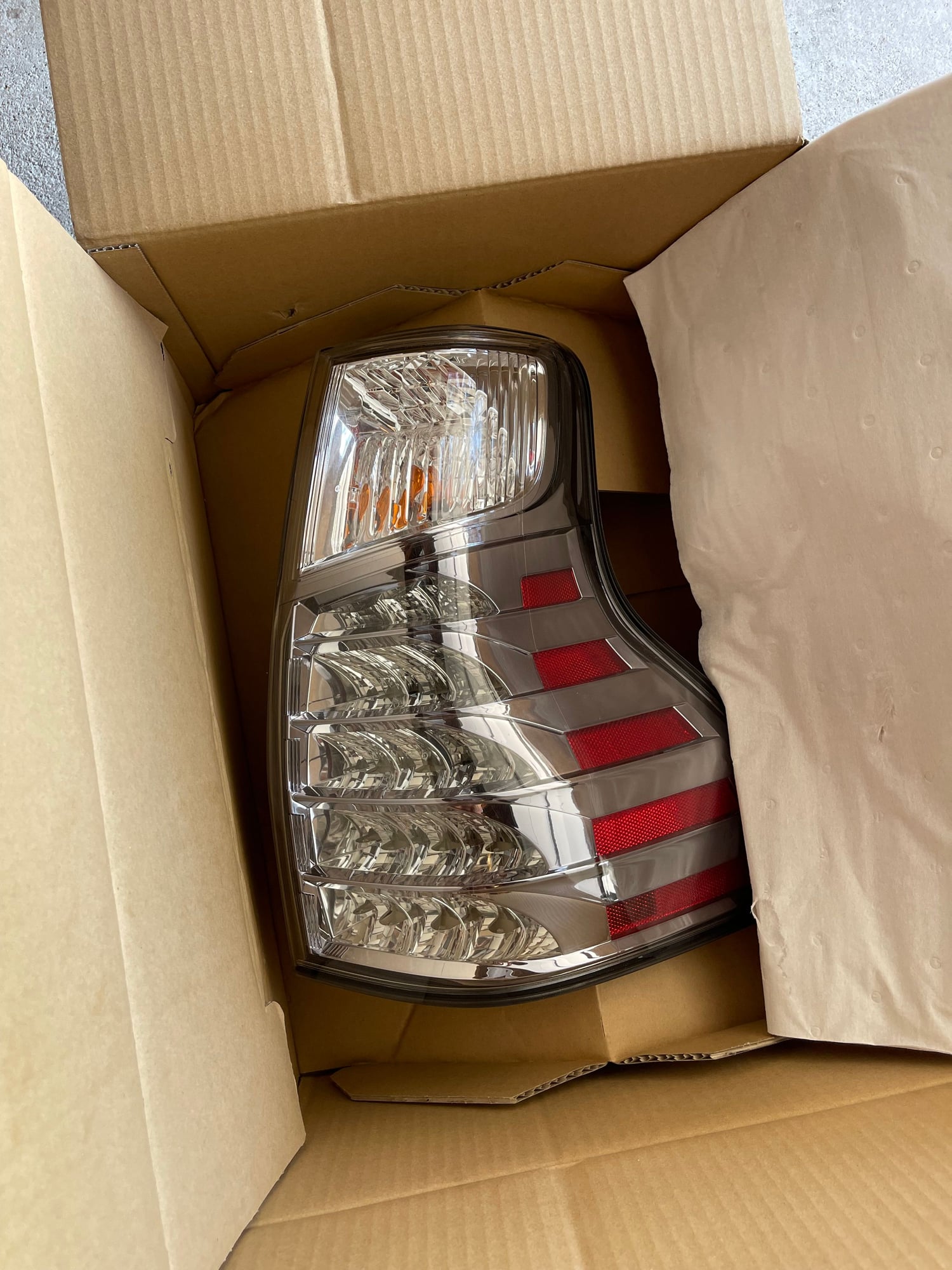 Lights - 2016 rear brake lamp housing - Used - 2014 to 2019 Lexus GX460 - Marietta, GA 30062, United States