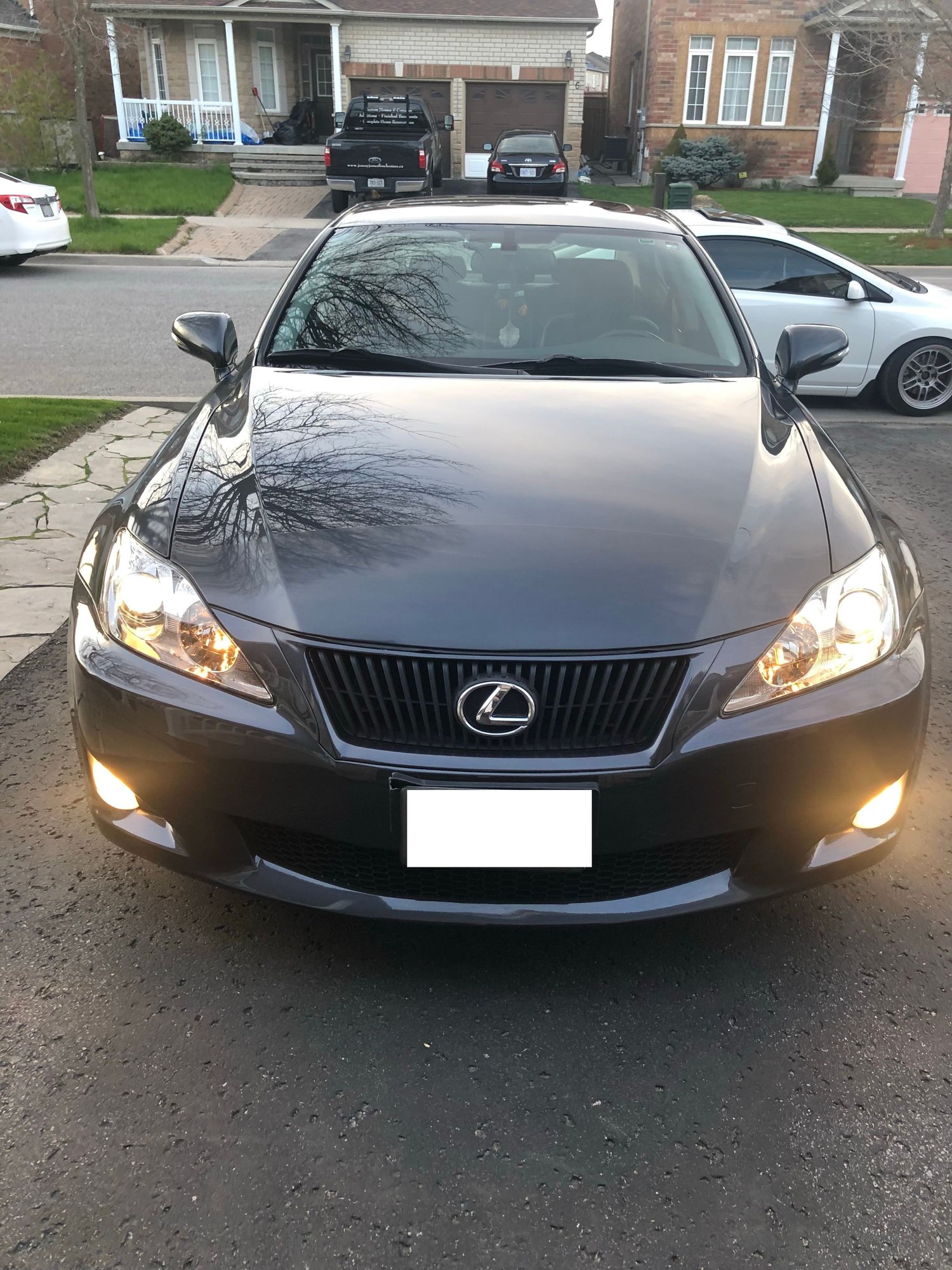 2009 Lexus IS250 - 2009 Lexus IS250 AWD - Used - VIN JTHCK262895032785 - 256,000 Miles - 6 cyl - AWD - Automatic - Sedan - Gray - Stouffville, ON L4A4V6, Canada