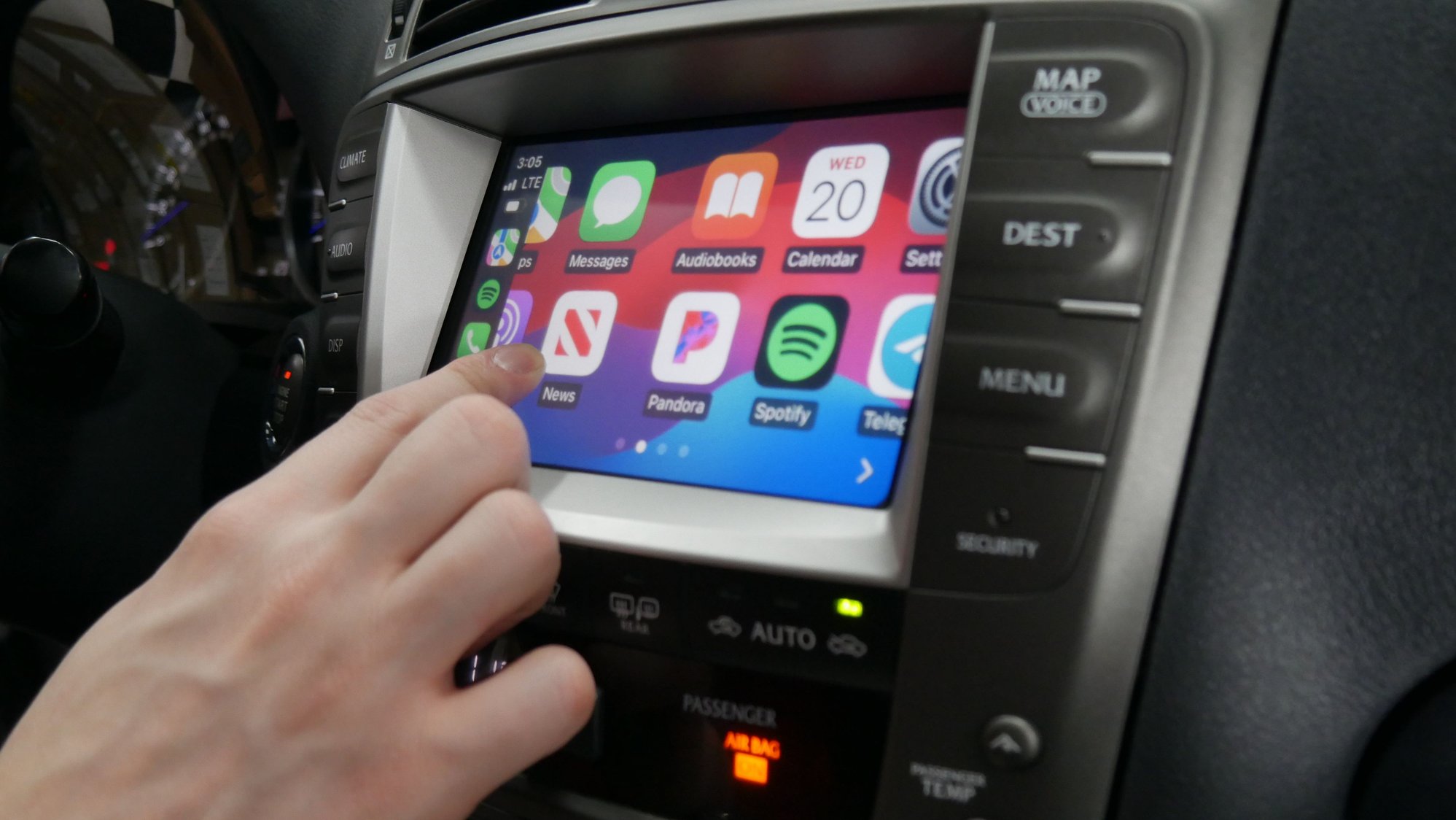 CarPlay on Lexus stereo using GROM VLine VL2 system