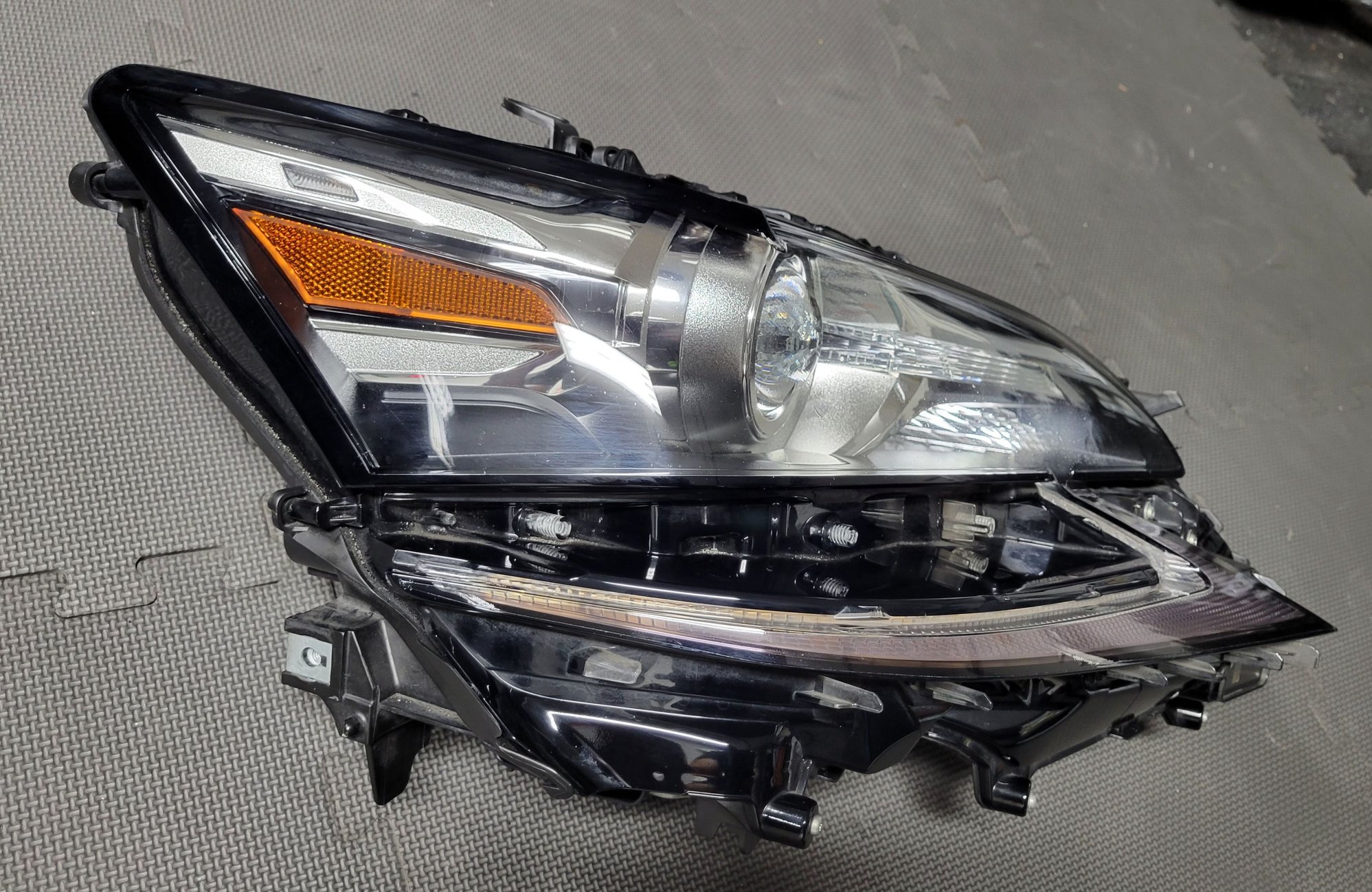 Lights - 2016 GS LED Headlamps - Used - 2016 to 2020 Lexus GS - Wellington, FL 33449, United States