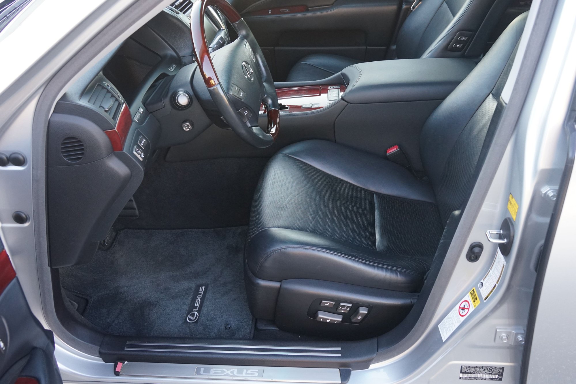 2008 Lexus LS460 - Well-Maintained 2008 Lexus LS460 for Sale - Used - Los Angeles, CA 91748, United States