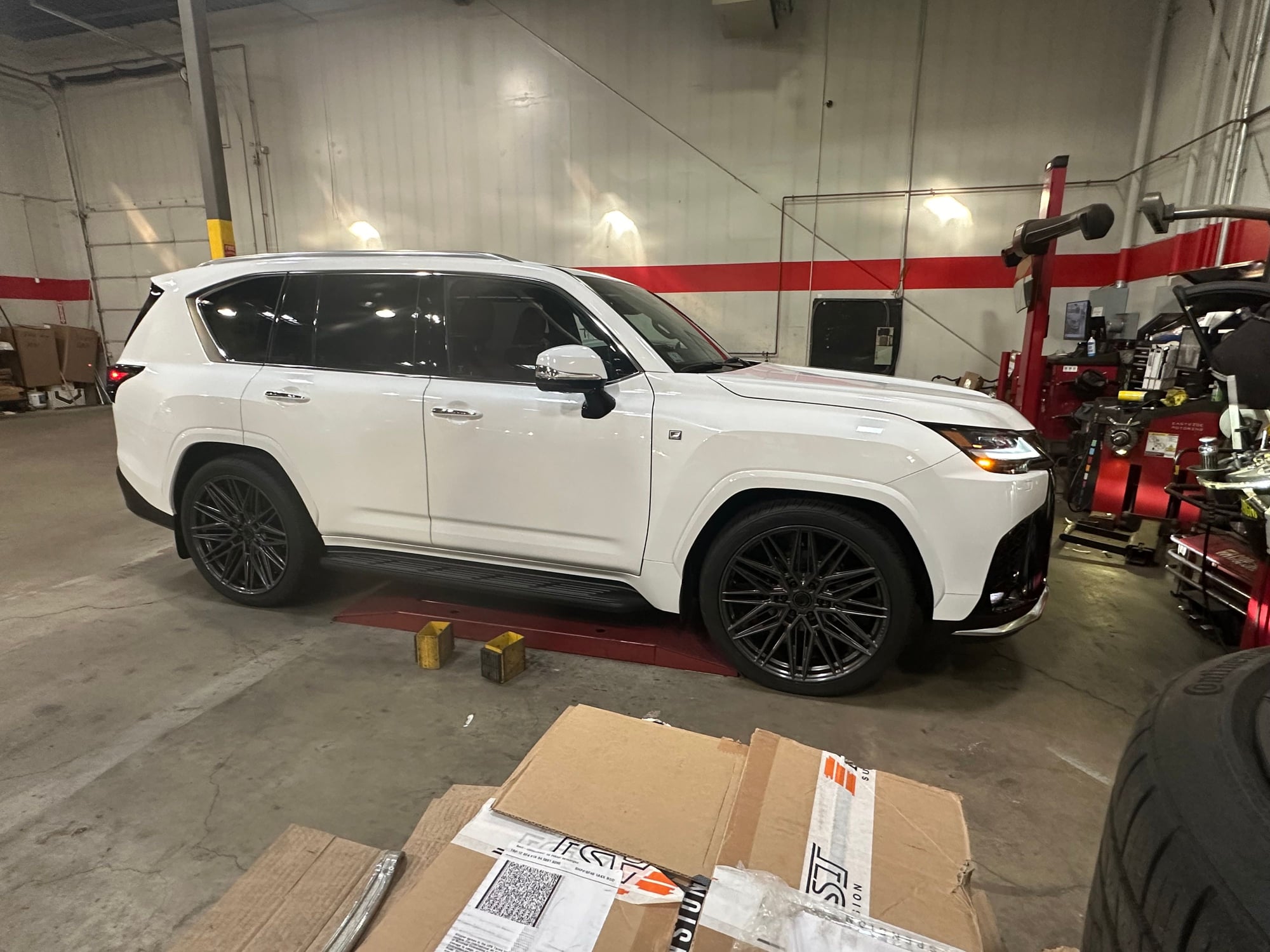 Wheels and Tires/Axles - Vossen HF6-5 24x10 for sale LEXUS LX600 - 5 WHEELS 4+1 - Used - 2022 to 2025 Lexus LX - Bedford, MA 01730, United States