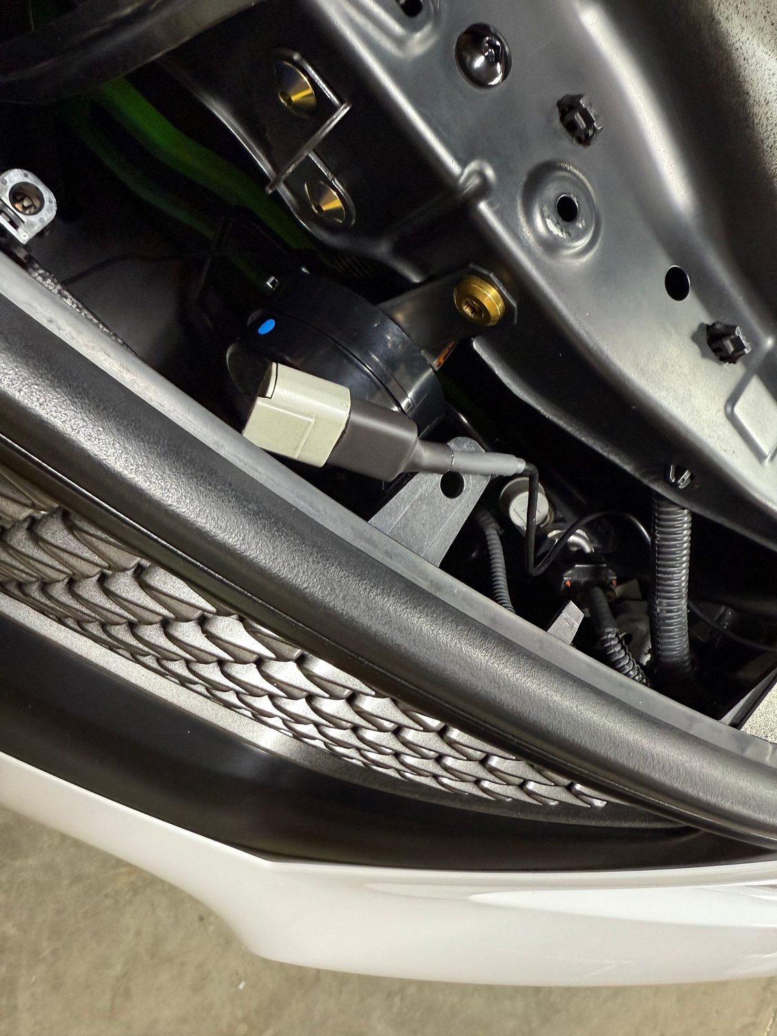 Cut wires and installed connector, for when bumper needs to come off. 