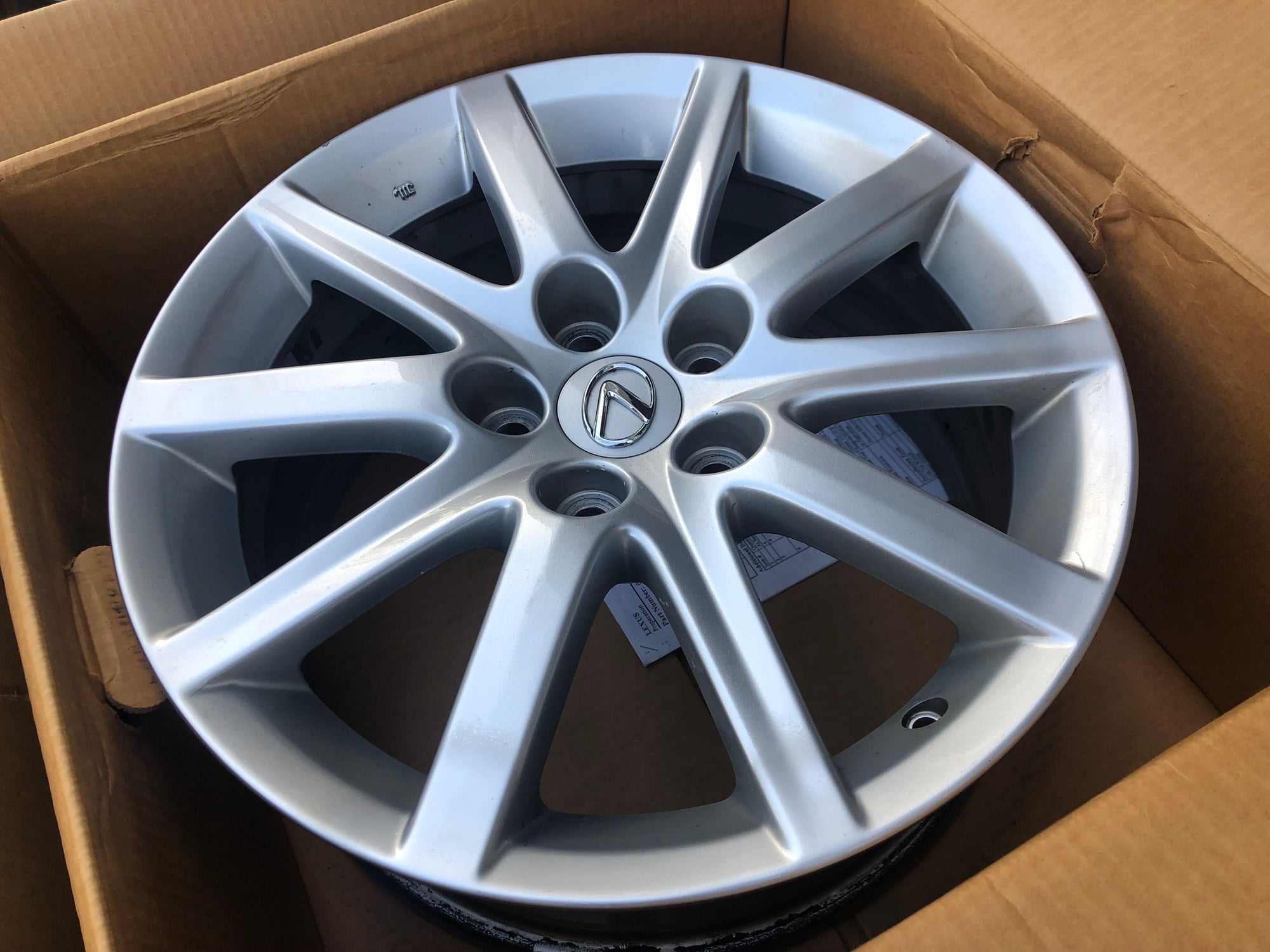 Wheels and Tires/Axles - FS: 2006 Lexus GS300 AWD Factory 17" Rims w/ Wheel Cover Caps - Used - 2006 to 2011 Lexus GS300 - Centreville, VA 20124, United States