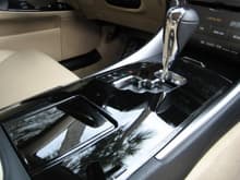 piano black painted center console