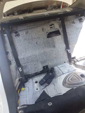 Here you can see after removing back seat there is no bariers which preventing harmfull gases from hybrid battery  to enter our cabin where is driver.IS IT DANGER OR NOT.WHY LEXUS GS 450h have venting port for hybrid battery but this model ES 300h doesnt have.