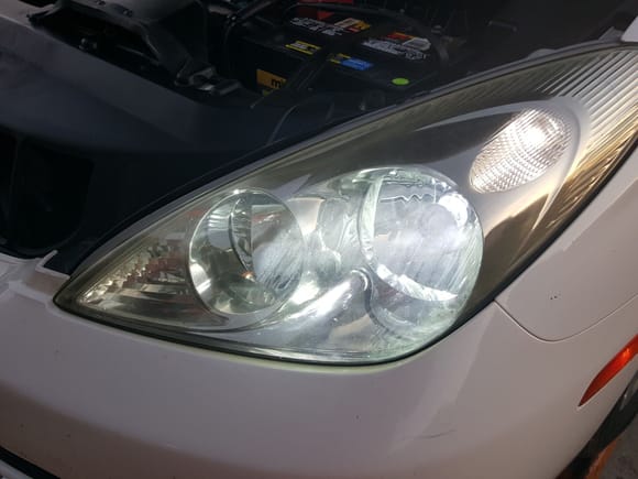 LED marker lamps (upper corner of the headlamp)