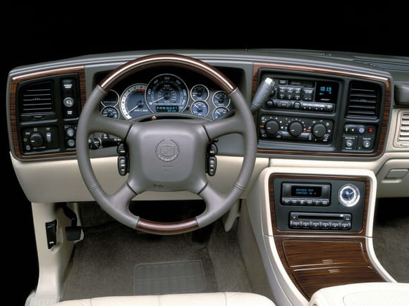 2000 GM Press Photo - 2002 Cadillac Escalade (GMT820)