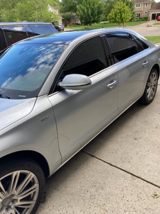 Got my tint redone, went 3M ceramic. Stuff the car came with had some scratches I hated so perfect excuse to update 

Had the rover done as well