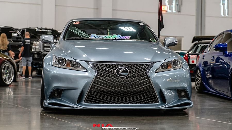 Бампер lexus is 250