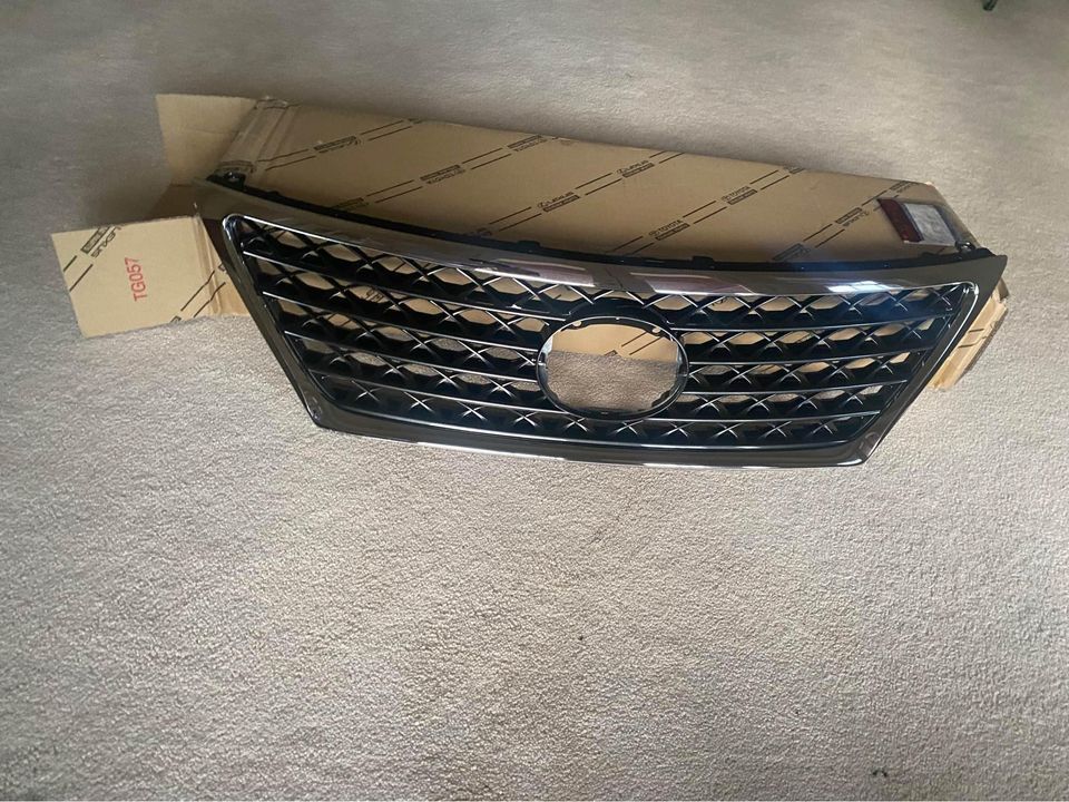 Accessories - Band New Genuine 2010-2012 Lexus LS460 Sport Edition grill - New - 2010 to 2012 Lexus LS460 - Duluth, GA 30097, United States