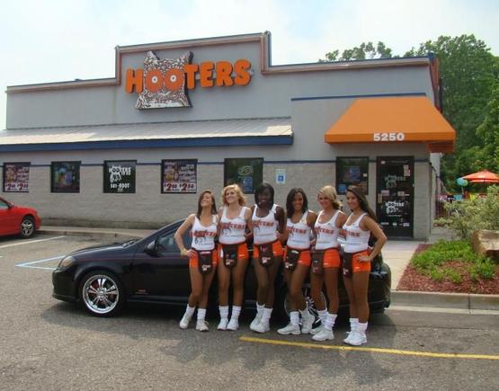 more Hooters kalamazoo mi