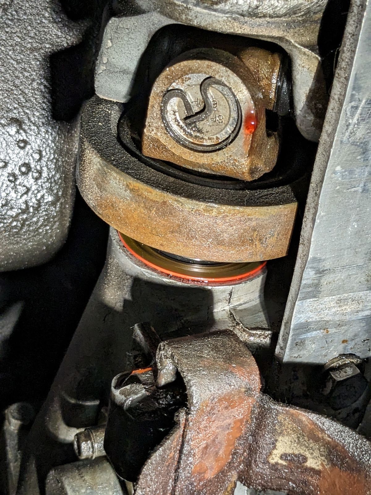 1989 Slip Yoke leaking at auto trans CorvetteForum Chevrolet