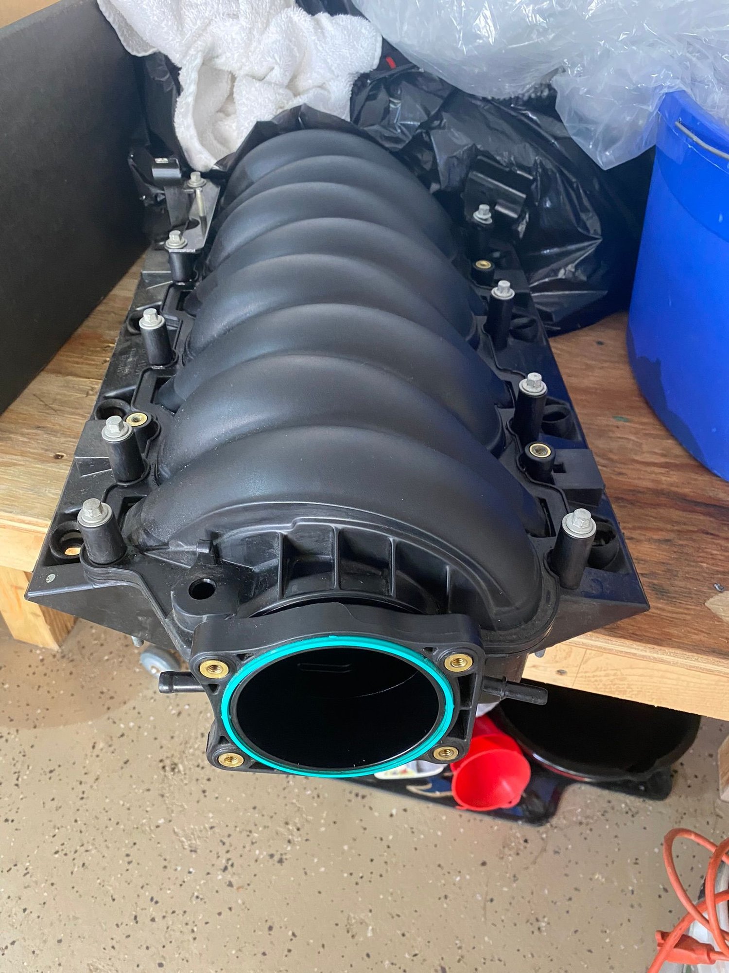 FS (For Sale) **** Rear Valance & stock ls2 Intake Manifold