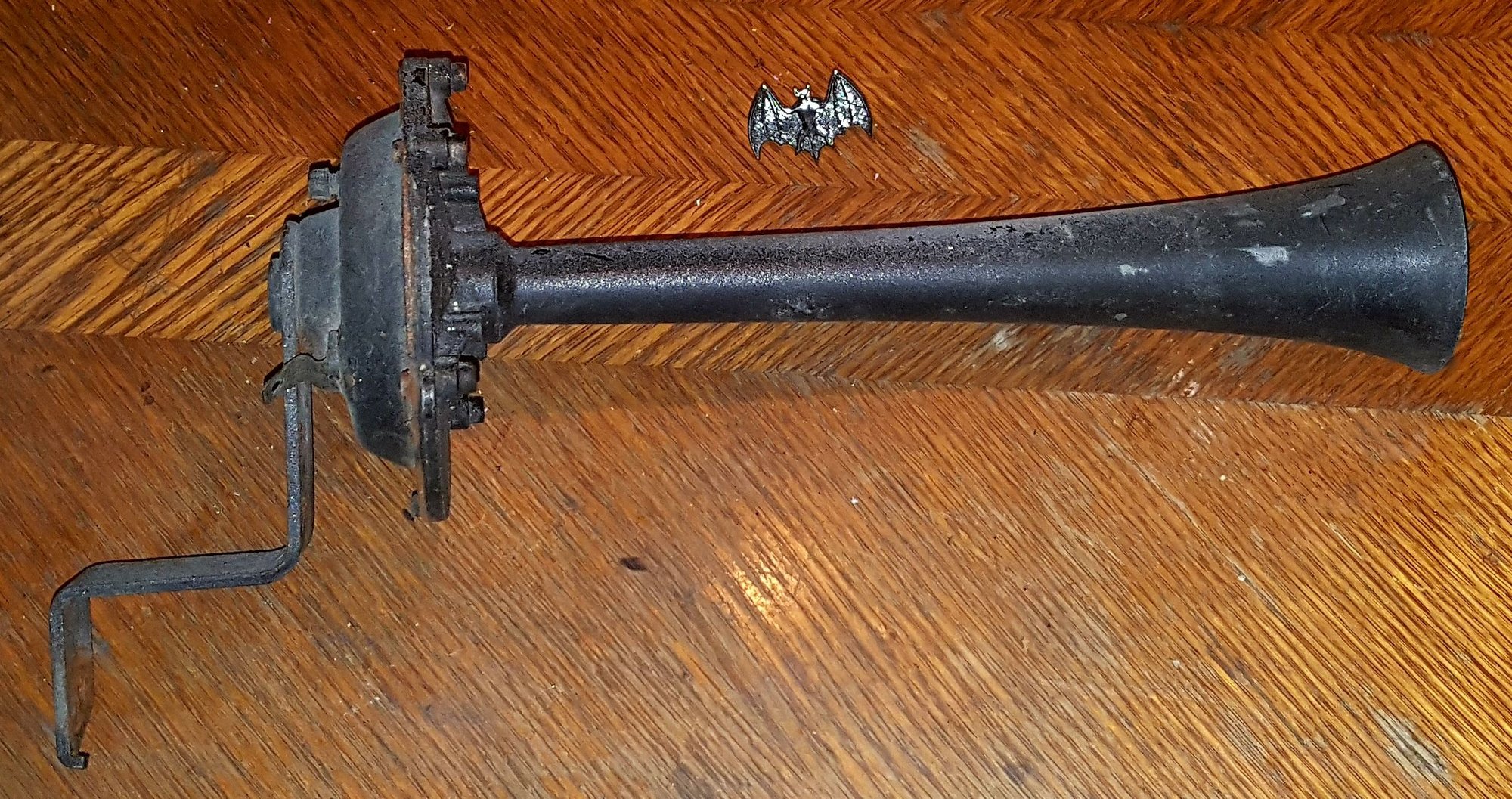 FS (For Sale) alarm trumpet horn CorvetteForum Chevrolet Corvette