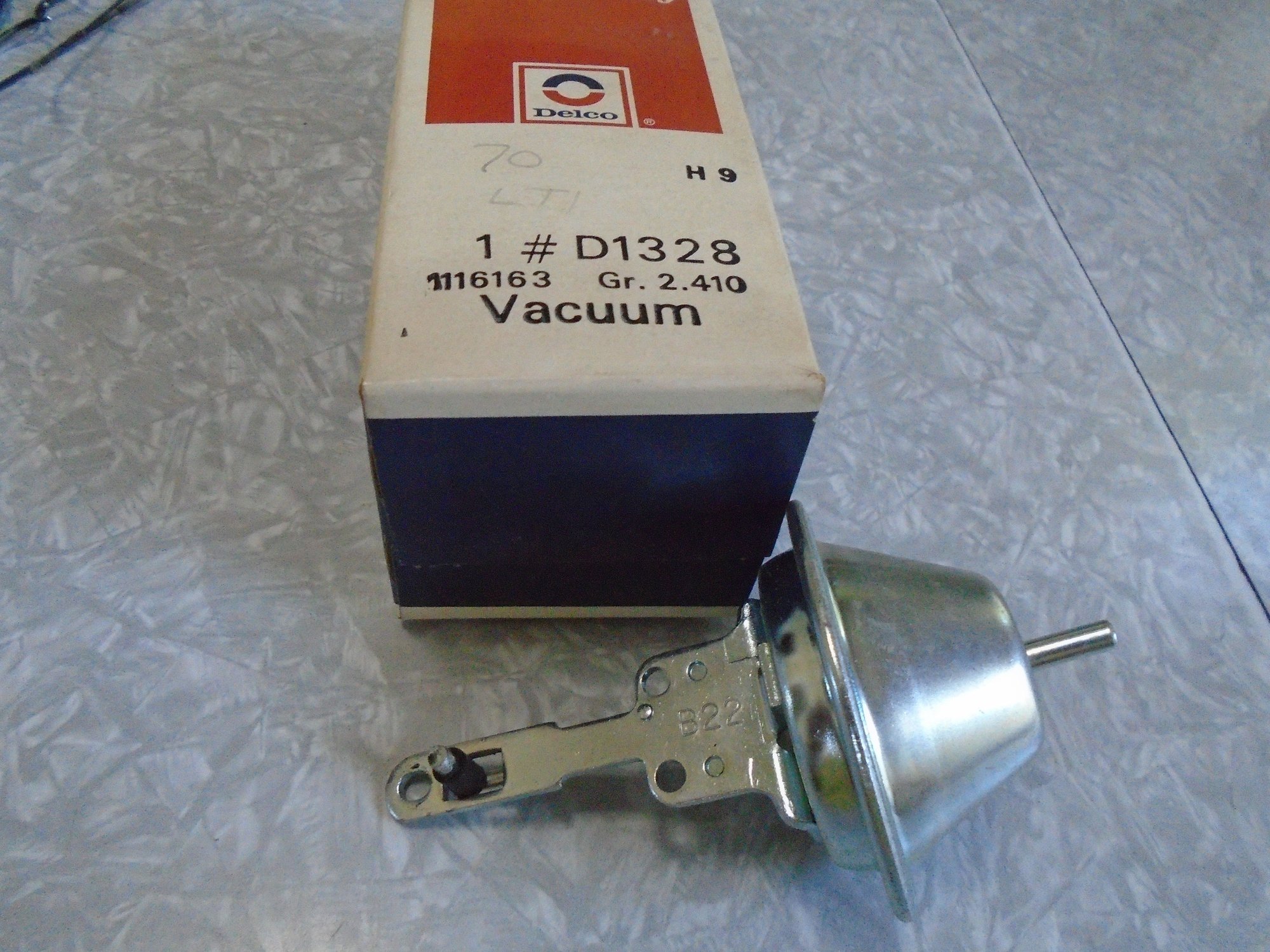FS (For Sale) Delco vacuum advance canister 1116163 GM B22