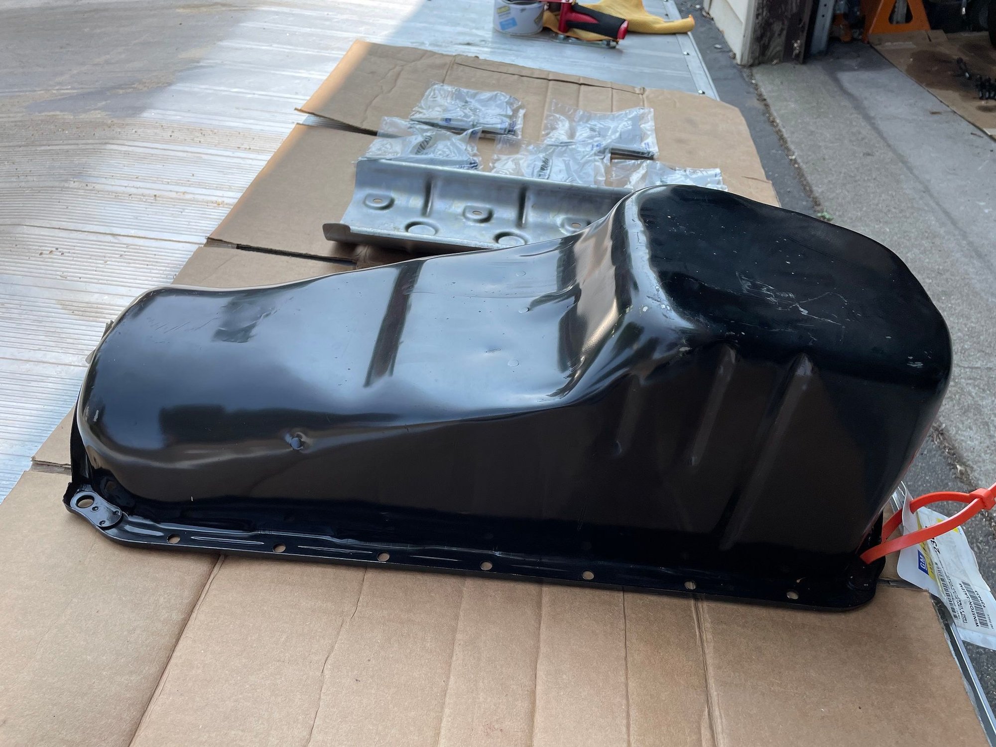 FS (For Sale) SOLD Chevy Performance SBC Z/28style Oil Pan, Windage