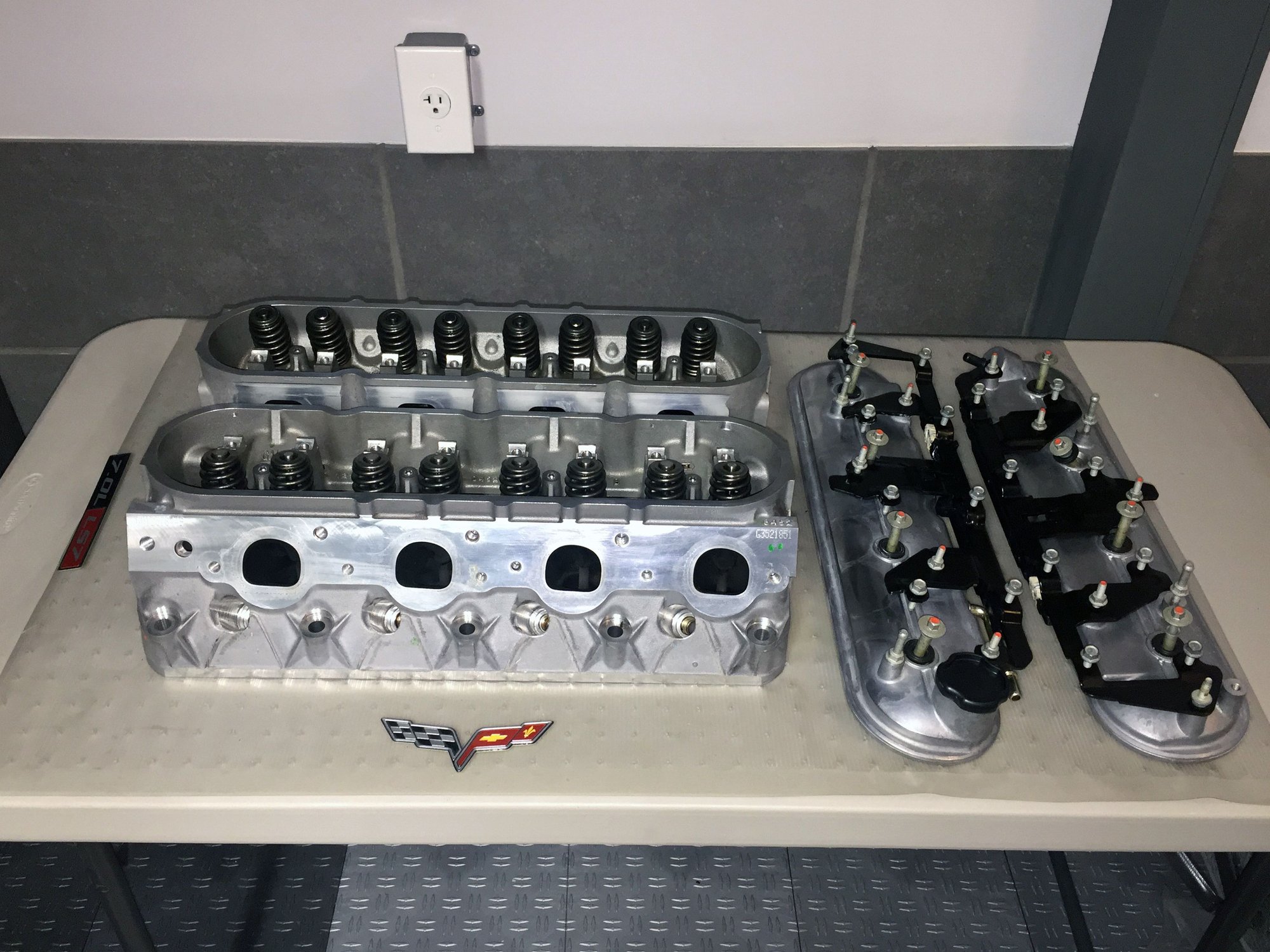 FS (For Sale) GM 12578449 LS7 Cylinder Heads (C6 Z06 Corvette) 2000