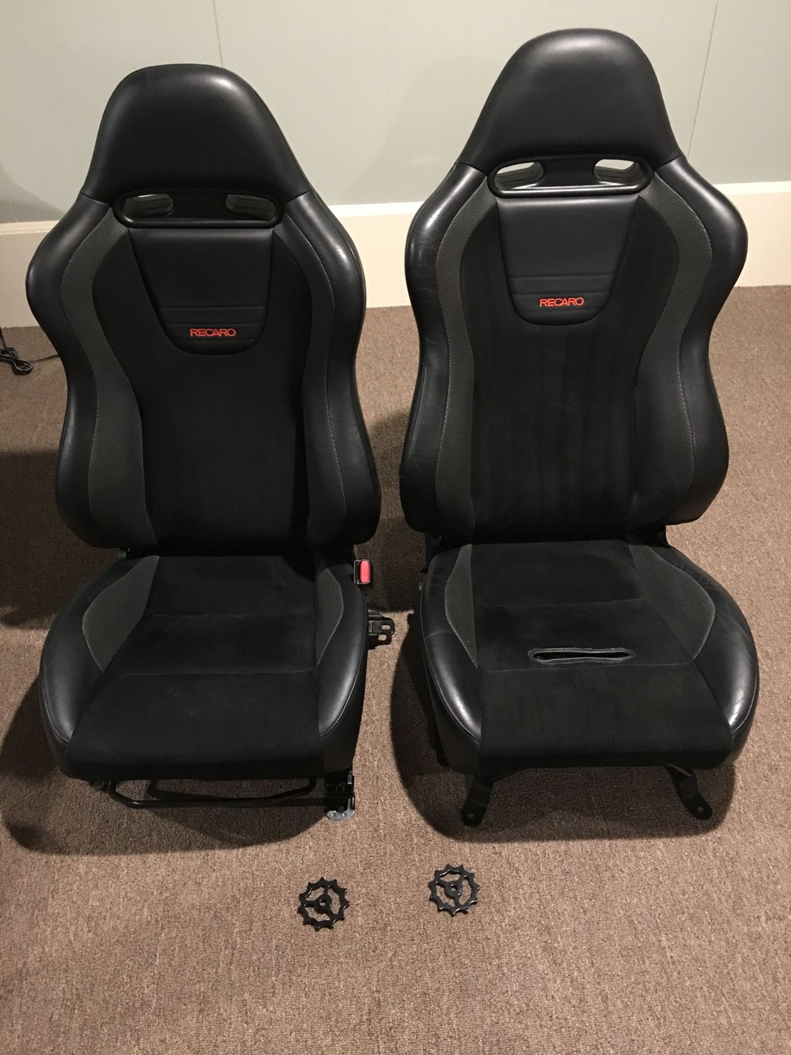 FS (For Sale) Recaro Evo 9 Seats, Planted mounts, sprocket recline
