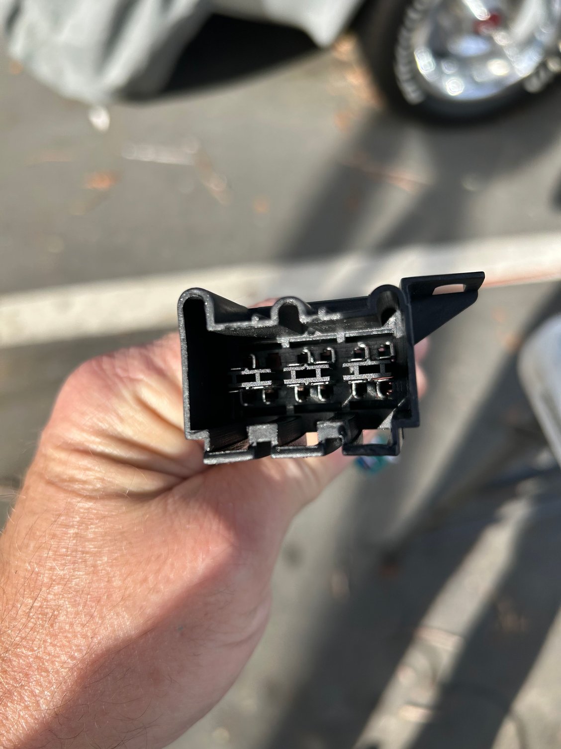 AFTERMARKET PLUG