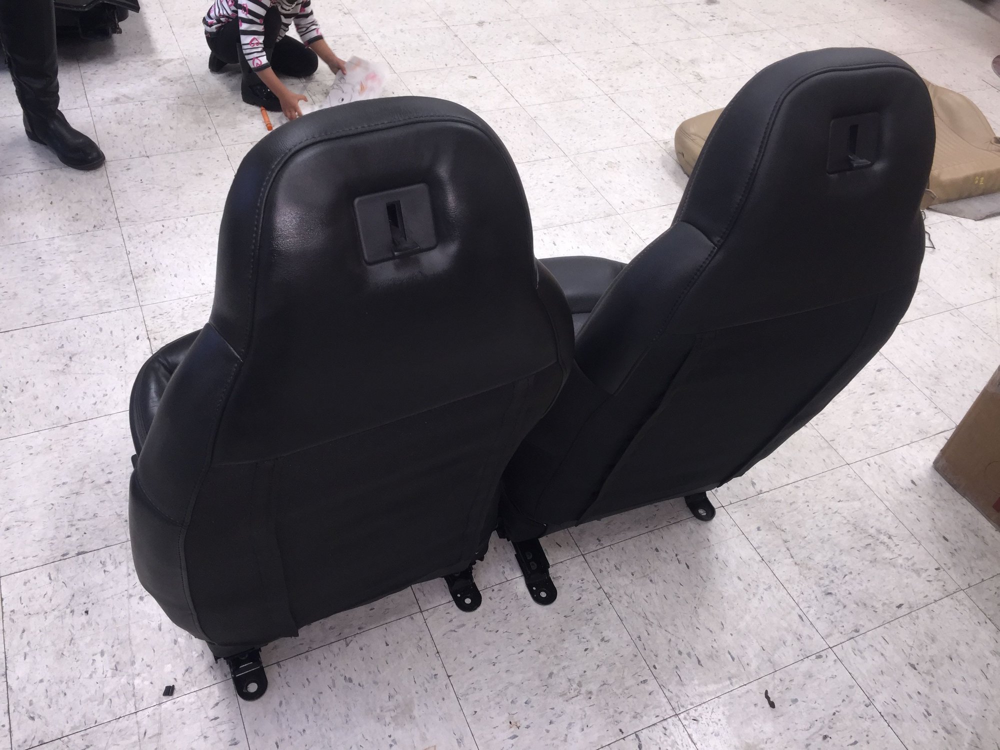 0613 Corvette C6 Z06 Driver Passenger Black Leather Seats w/ Red