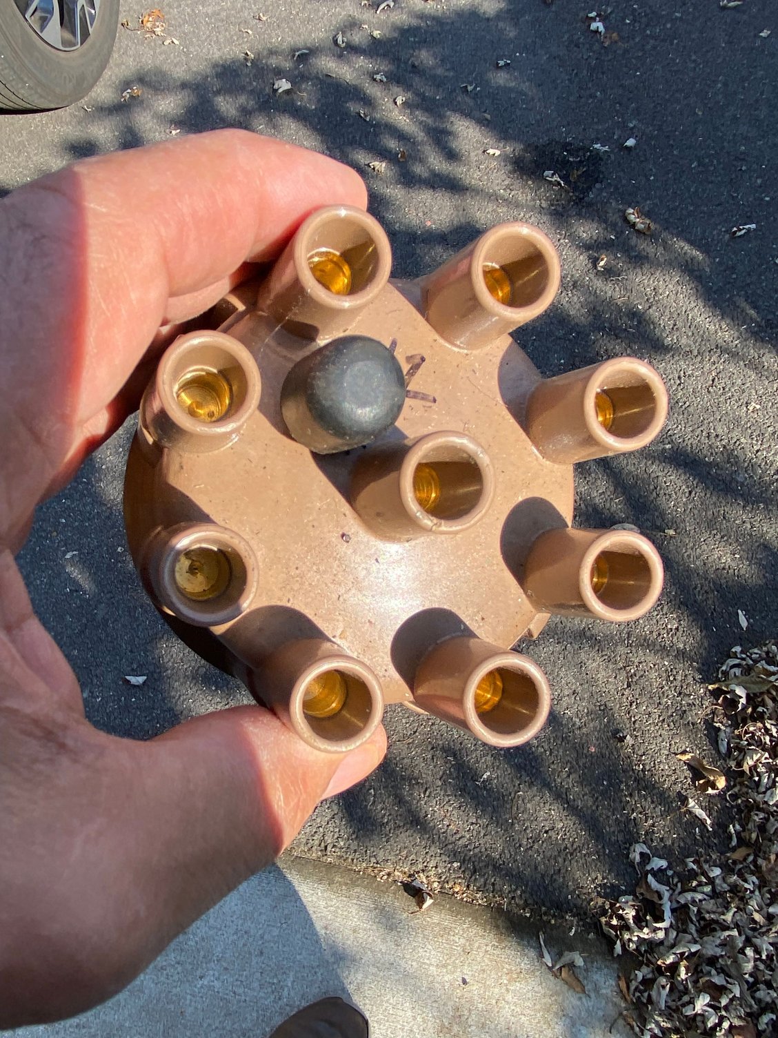 Vented distributor cap to help with condensation with brass.