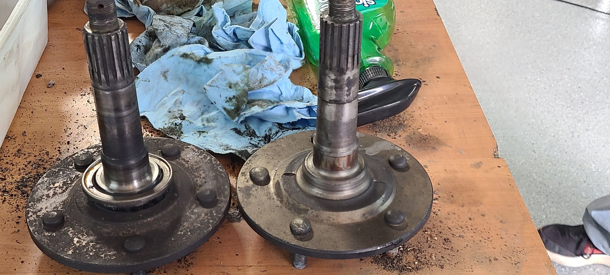 C2 64 Need help with these rear spindles / Pictures - CorvetteForum ...