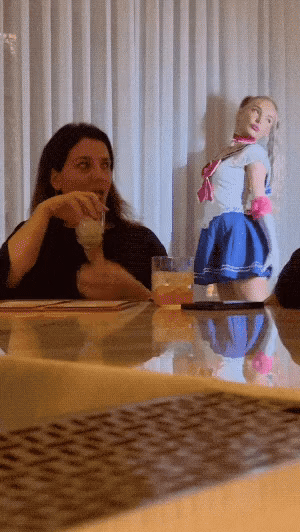influencers_in_the_wild_11_ezgif_com_video_to_gif_converter_d4b28111352dffeb4c047c06c8cff0ad7d1ee14a.gif