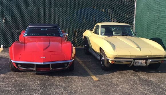 Our Vettes hangin' in the yard 