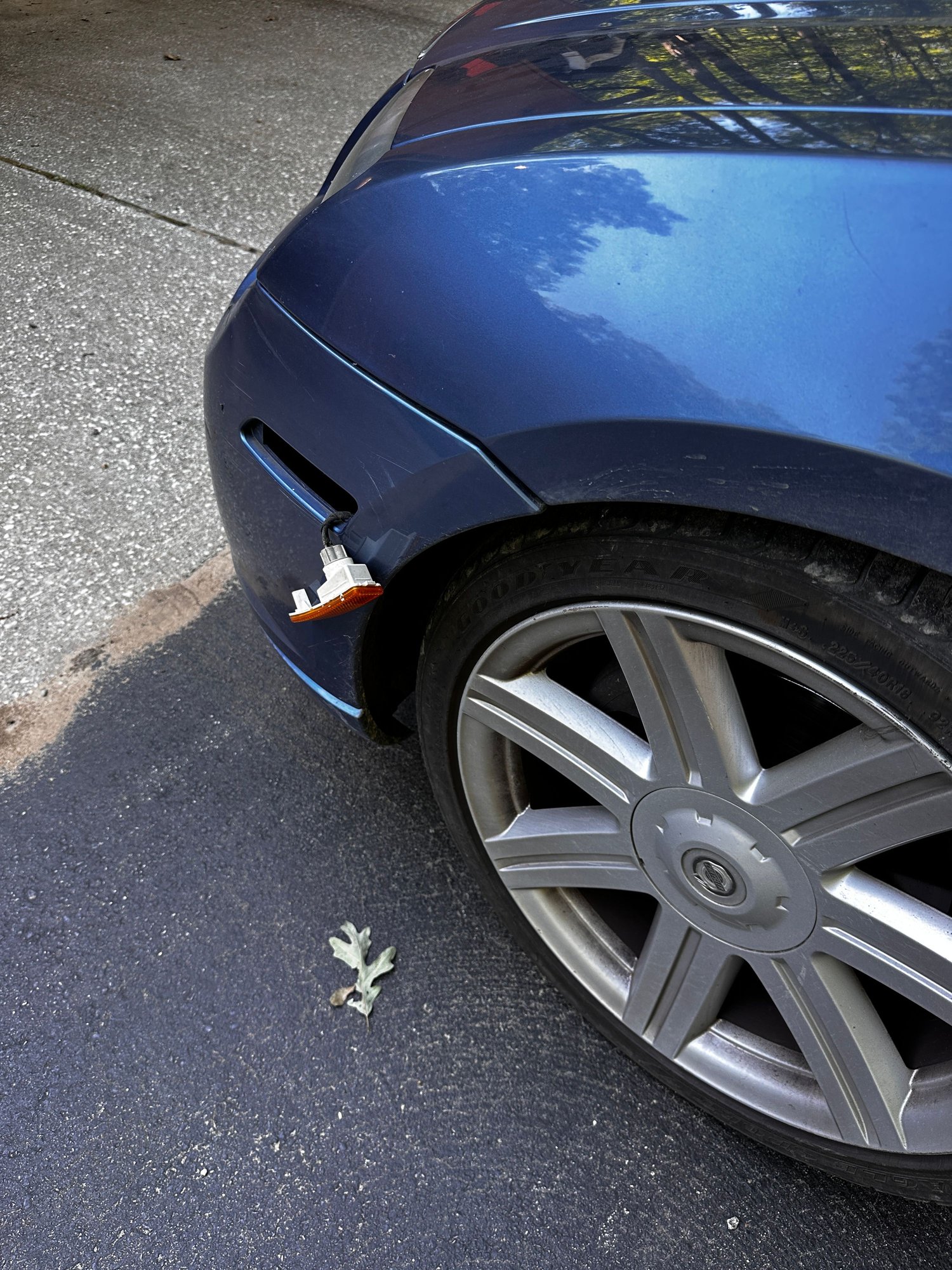 Exterior Body Parts - Driver’s side front fender’s - Used - 2004 to 2005 Chrysler Crossfire - Harrison, MI 48625, United States